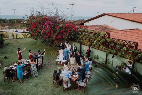 Casamento ao por-do-sol de Virgínia e Sena Jr na Praia do Olho D'água em São Luís'