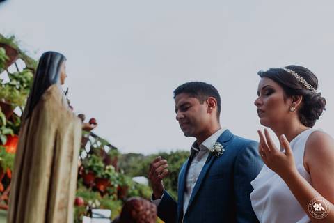Casamento ao por-do-sol de Virgínia e Sena Jr na Praia do Olho D'água em São Luís'