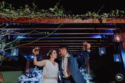 Casamento ao por-do-sol de Virgínia e Sena Jr na Praia do Olho D'água em São Luís'