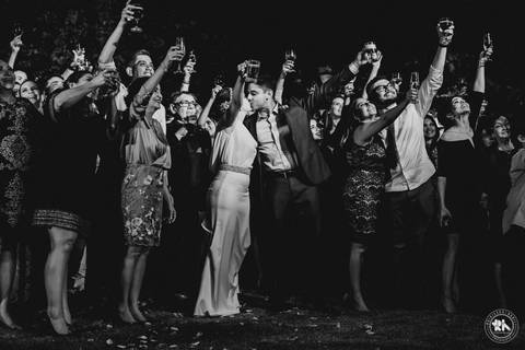 Casamento ao por-do-sol de Virgínia e Sena Jr na Praia do Olho D'água em São Luís'