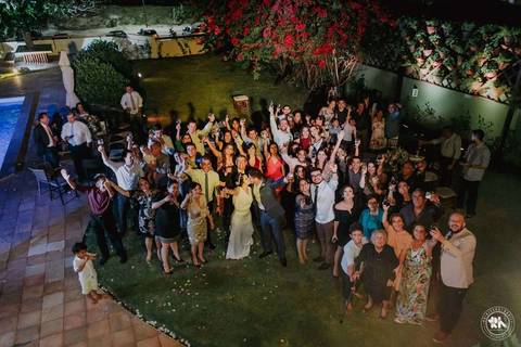 Casamento ao por-do-sol de Virgínia e Sena Jr na Praia do Olho D'água em São Luís'