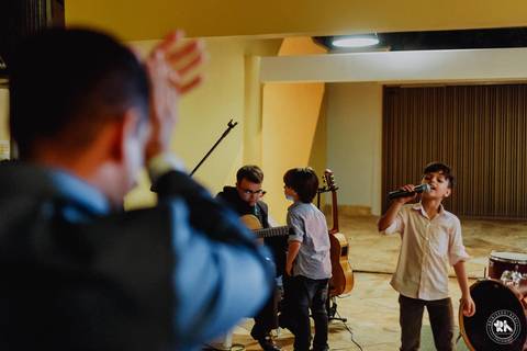 Casamento ao por-do-sol de Virgínia e Sena Jr na Praia do Olho D'água em São Luís'