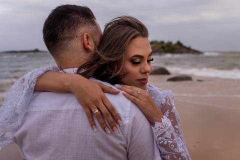 fotografia de casal ensaio fotografico na praia da costa vila velha es'