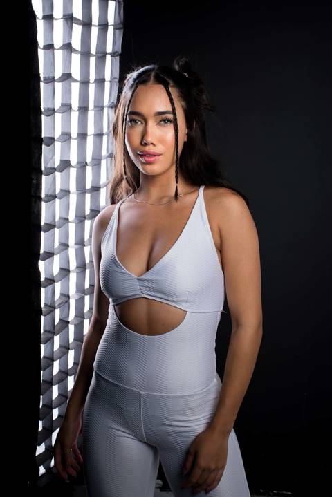 retrato feminino, ensaio fotografico estudio, vitoria espirito santo, studio ribas, fotografia em estudio, leg fitness, roupa'