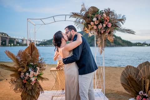 Beijo de Renovação de votos de casamento realizado em Vitória-ES'