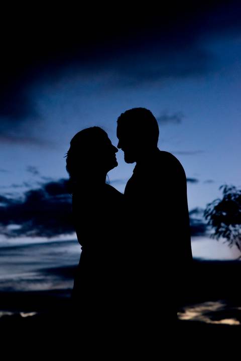 Fotografia Silhueta casal. Ensaio fotográfico externo, Renovação de Votos de Casamento'