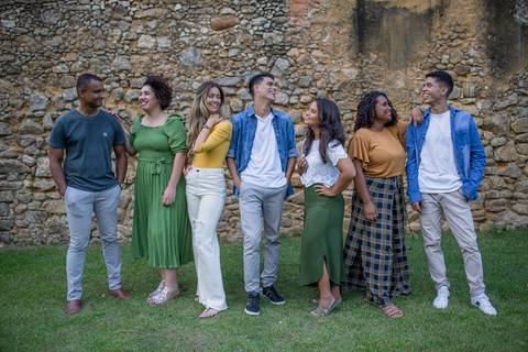 ensaio fotografico vocal arte em voz realizado nas ruinas de queimados, serra-es'