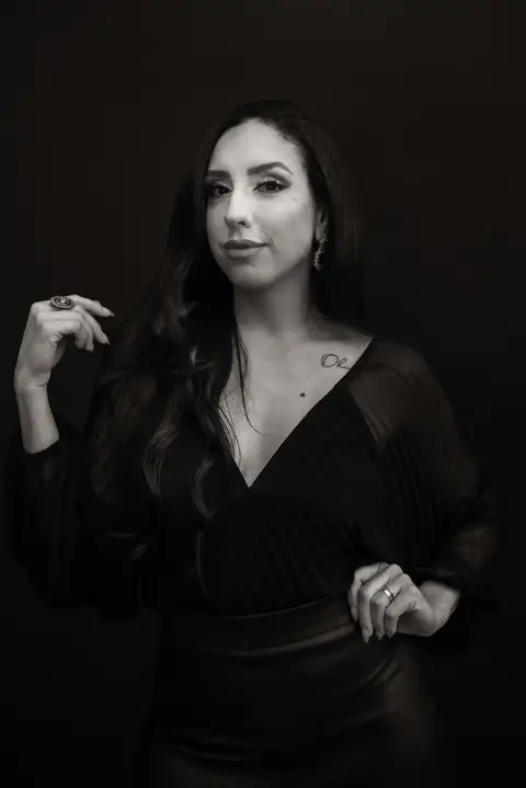 Retrato fotográfico de Luciana Ribeiro, Ensaio feminino, Vitória - ES'