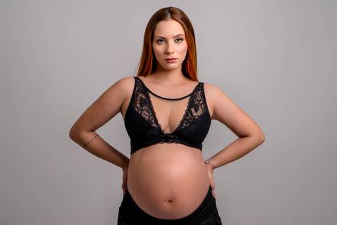 fotografia de ensaio de gestante em estúdio vitória es'