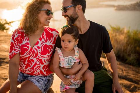 Familia de Brasilia no Morro do Moreno em Ensaio Fotográfico feito por Paulo Mota Fotografia'