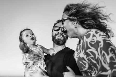 Fotografia super espontânea de família, no Morro do Moreno, Vila Velha - ES'