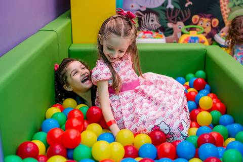 piscina de bolinga, festa infantil, fotografia de festa infantil, take kids, shopping vitoria - es'