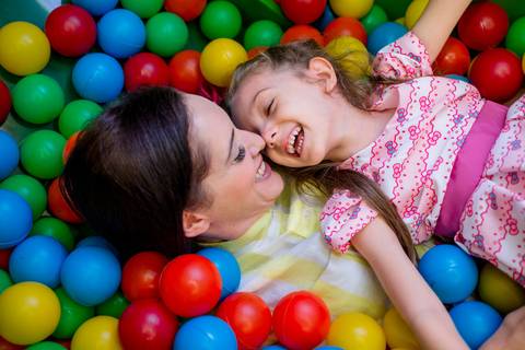 fotografia de aniversario infantil com familia no take kids do shopping vitoria - es'