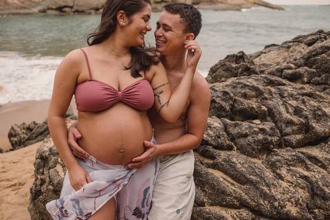 CASAL FELIZ NA PRAIA DOS PADRES
'