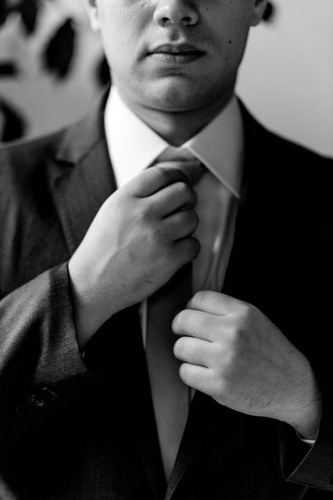 fotografia de casamento vitoria espirito santo - traje do noivo - making of noivo'