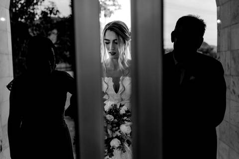 fotografia de casamento vitoria es - entrada da noiva - casamento igreja central de vitoria - casamento adventista - casamento de dia - casamento na igreja '