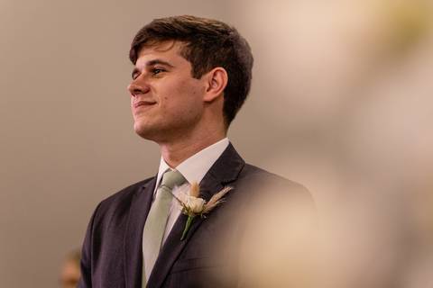 cerimonia de casamento na igreja central de vitoria es - casamento na igreja  - casamento em vitoria es - fotografia de casamento em vitoria es - reacao do noivo'