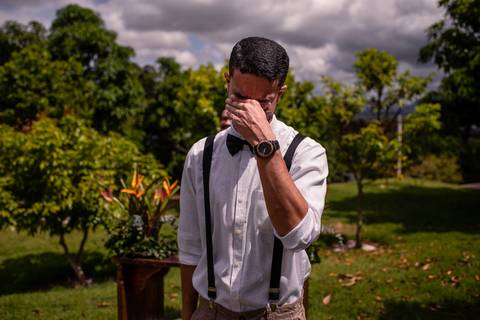 Noivo emotivo - Entrada da Noiva - Fotografia de Casamento - Vitoria - ES'