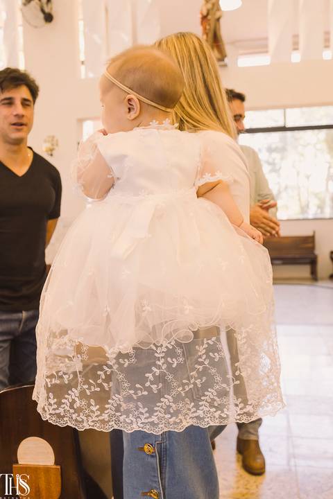 bebe com familiares em batizado - fotografa em sbc'