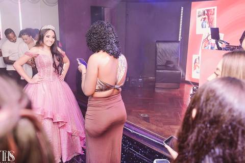 amiga da debutante fazendo homenagem - fotografa em sbc'
