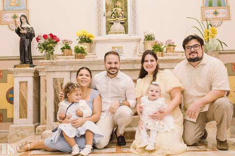 familia e padrinhos em batizado - fotografa em sbc'