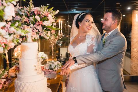 Fotografo de casamento ribeirao preto fotografia de casamento ribeirao preto casamentos Casamento coco bambu ribeirao preto vestido de noiva terno noivo jantar de casamento terno de noivo terno cinza claro decoração de casamento bolo de casamento iguatemi'