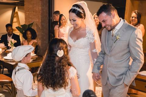 Fotografo de casamento ribeirao preto fotografia de casamento ribeirao preto casamentos Casamento coco bambu ribeirao preto vestido de noiva terno noivo jantar de casamento terno de noivo terno cinza claro shopping iguatemi ribeirao preto'