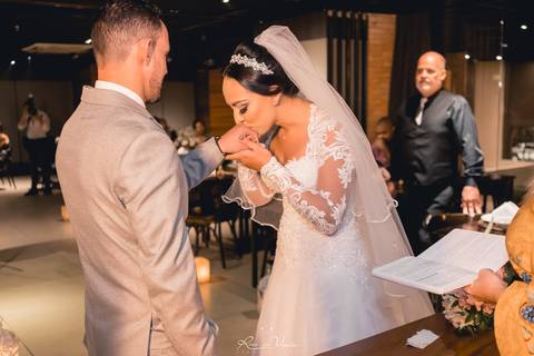 Fotografo de casamento ribeirao preto fotografia de casamento ribeirao preto casamentos Casamento coco bambu ribeirao preto vestido de noiva terno noivo jantar de casamento terno de noivo terno cinza claro shopping iguatemi ribeirao preto'