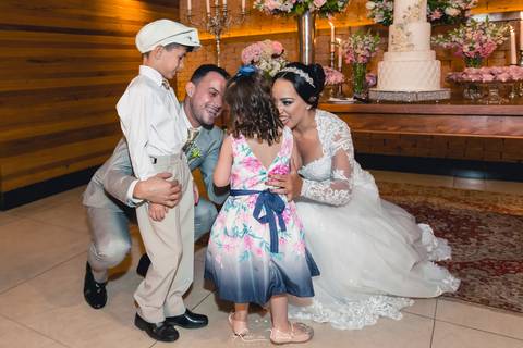 Fotografo de casamento ribeirao preto fotografia de casamento ribeirao preto casamentos Casamento coco bambu ribeirao preto vestido de noiva jantar de casamento terno de noivo terno cinza claro shopping iguatemi ribeirao preto decoraçao de casamento bolo'