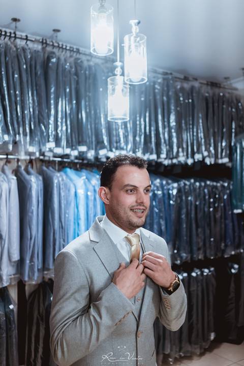 Casamento Coco Bambu Ribeirao Preto fotografo de casamento em ribeirao preto fotografia de casamento ribeirao preto making of noivo terno de noivo cantinho aluguel de trajes making of de noivo terno bege terno cinza terno casamento terno noivo terno mascu'