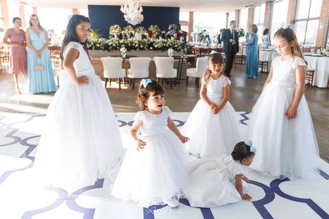 Casamento Vale Imperial Eventos Mococa casamento no campo casamento ao ar livre casamento no por do sol fotografo de casamento em ribeirao preto fotografia de casamento ribeirao preto vestido de noiva terno azul cerimonia no campo vestido de daminha '