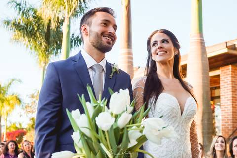 Casamento Vale Imperial Eventos Mococa casamento no campo casamento ao ar livre casamento no por do sol fotografo de casamento em ribeirao preto fotografia de casamento ribeirao preto vestido de noiva terno azul terno de noivo crawford cerimonia no campo'