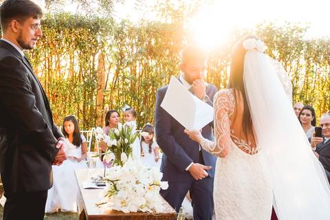 Casamento Vale Imperial Eventos Mococa casamento no campo casamento ao ar livre casamento no por do sol fotografo de casamento em ribeirao preto fotografia de casamento ribeirao preto vestido de noiva terno azul terno de noivo crawford cerimonia no campo'