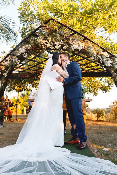 Casamento Vale Imperial Eventos Mococa casamento no campo casamento ao ar livre casamento no por do sol fotografo de casamento em ribeirao preto fotografia de casamento ribeirao preto vestido de noiva terno azul terno de noivo crawford cerimonia no campo'