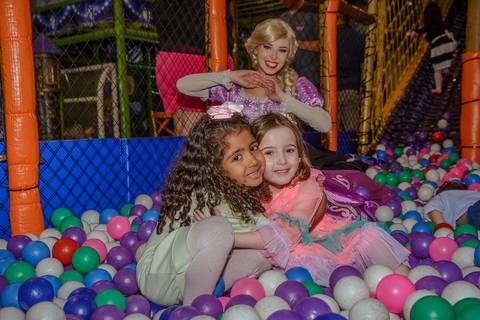 

kikarodrigues, fotografo, eventos, guarulhos, festa, infantil, aniversario, enrolados, rapunzel, buffet, moóca, criança, bebê, star kids, guarulhos, lilás, roxo, família, espontâneas'