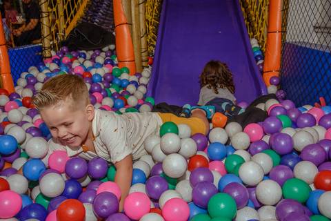 

kikarodrigues, fotografo, eventos, guarulhos, festa, infantil, aniversario, enrolados, rapunzel, buffet, moóca, criança, bebê, star kids, guarulhos, lilás, roxo, família, espontâneas'