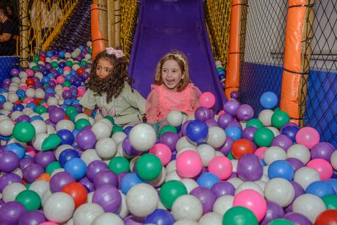 

kikarodrigues, fotografo, eventos, guarulhos, festa, infantil, aniversario, enrolados, rapunzel, buffet, moóca, criança, bebê, star kids, guarulhos, lilás, roxo, família, espontâneas'