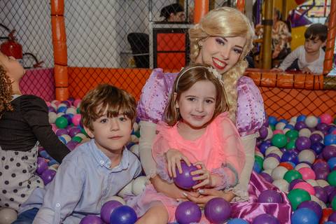 

kikarodrigues, fotografo, eventos, guarulhos, festa, infantil, aniversario, enrolados, rapunzel, buffet, moóca, criança, bebê, star kids, guarulhos, lilás, roxo, família, espontâneas'