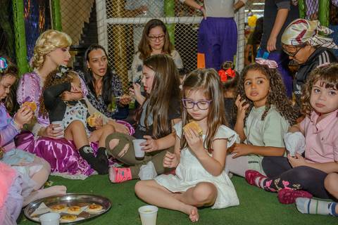 

kikarodrigues, fotografo, eventos, guarulhos, festa, infantil, aniversario, enrolados, rapunzel, buffet, moóca, criança, bebê, star kids, guarulhos, lilás, roxo, família, espontâneas'