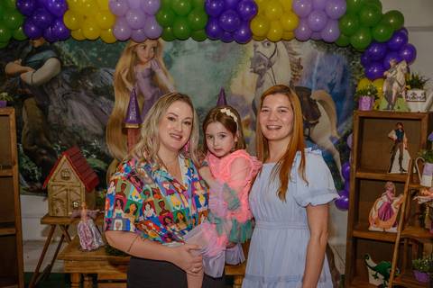 

kikarodrigues, fotografo, eventos, guarulhos, festa, infantil, aniversario, enrolados, rapunzel, buffet, moóca, criança, bebê, star kids, guarulhos, lilás, roxo, família, espontâneas'