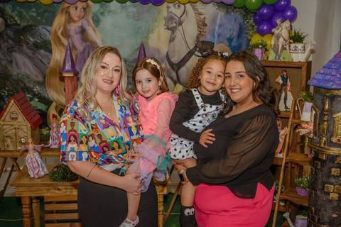 

kikarodrigues, fotografo, eventos, guarulhos, festa, infantil, aniversario, enrolados, rapunzel, buffet, moóca, criança, bebê, star kids, guarulhos, lilás, roxo, família, espontâneas'