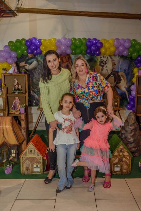 

kikarodrigues, fotografo, eventos, guarulhos, festa, infantil, aniversario, enrolados, rapunzel, buffet, moóca, criança, bebê, star kids, guarulhos, lilás, roxo, família, espontâneas'