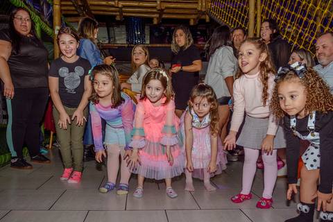 

kikarodrigues, fotografo, eventos, guarulhos, festa, infantil, aniversario, enrolados, rapunzel, buffet, moóca, criança, bebê, star kids, guarulhos, lilás, roxo, família, espontâneas'