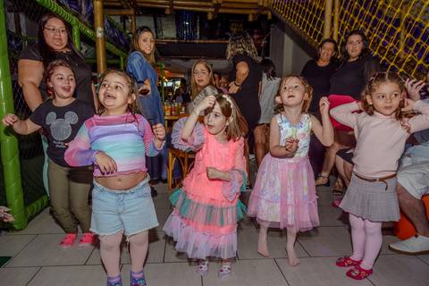 

kikarodrigues, fotografo, eventos, guarulhos, festa, infantil, aniversario, enrolados, rapunzel, buffet, moóca, criança, bebê, star kids, guarulhos, lilás, roxo, família, espontâneas'