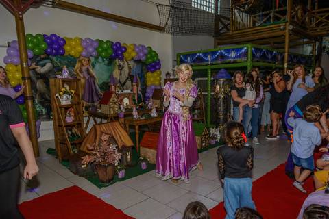 

kikarodrigues, fotografo, eventos, guarulhos, festa, infantil, aniversario, enrolados, rapunzel, buffet, moóca, criança, bebê, star kids, guarulhos, lilás, roxo, família, espontâneas'