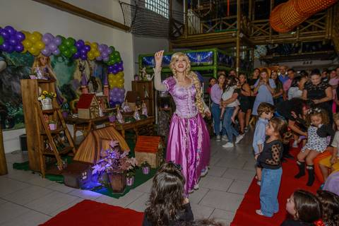

kikarodrigues, fotografo, eventos, guarulhos, festa, infantil, aniversario, enrolados, rapunzel, buffet, moóca, criança, bebê, star kids, guarulhos, lilás, roxo, família, espontâneas'