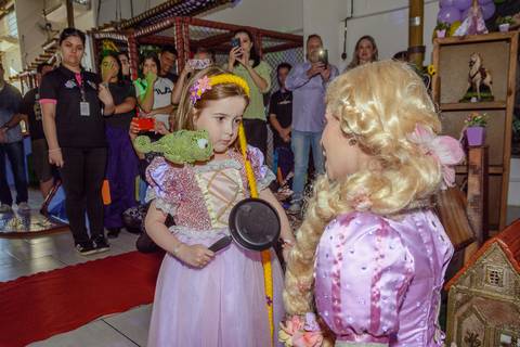 

kikarodrigues, fotografo, eventos, guarulhos, festa, infantil, aniversario, enrolados, rapunzel, buffet, moóca, criança, bebê, star kids, guarulhos, lilás, roxo, família, espontâneas'