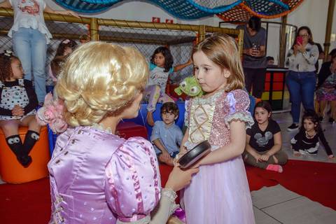 

kikarodrigues, fotografo, eventos, guarulhos, festa, infantil, aniversario, enrolados, rapunzel, buffet, moóca, criança, bebê, star kids, guarulhos, lilás, roxo, família, espontâneas'