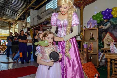 

kikarodrigues, fotografo, eventos, guarulhos, festa, infantil, aniversario, enrolados, rapunzel, buffet, moóca, criança, bebê, star kids, guarulhos, lilás, roxo, família, espontâneas'