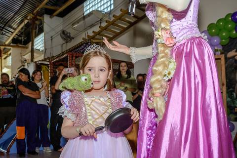 

kikarodrigues, fotografo, eventos, guarulhos, festa, infantil, aniversario, enrolados, rapunzel, buffet, moóca, criança, bebê, star kids, guarulhos, lilás, roxo, família, espontâneas'